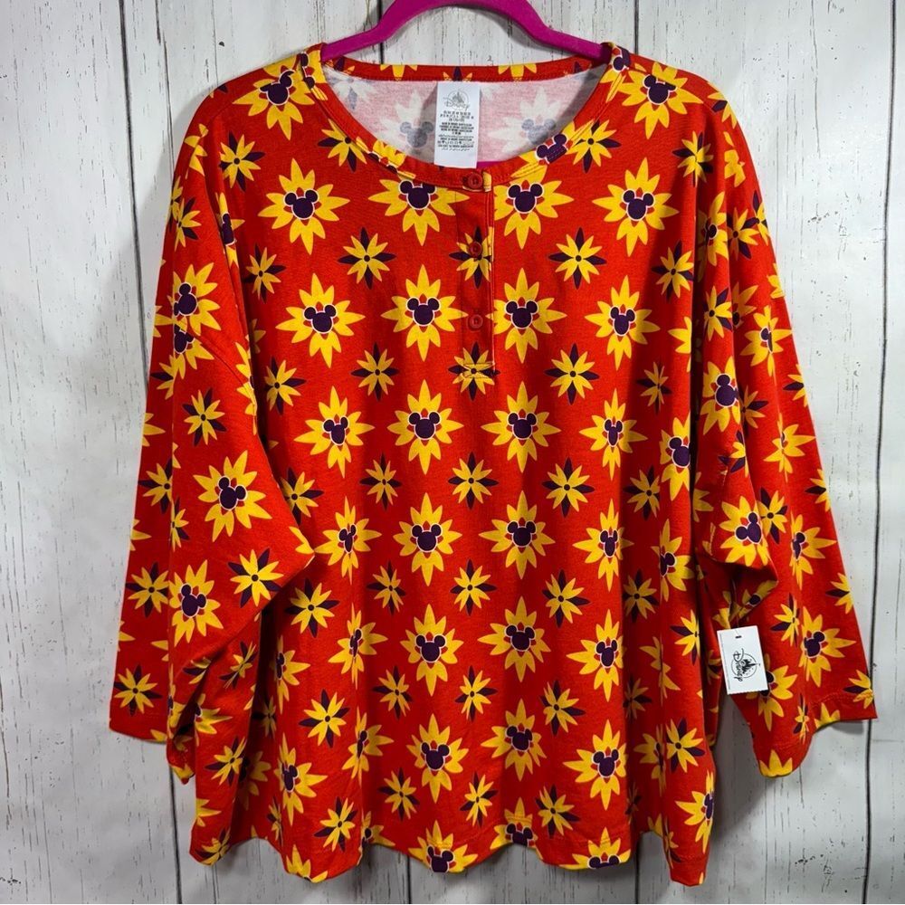 Disney Mickey Mouse Dolman Sleeves Relaxed Fit 3/4 Sleeve Tunic Top Vibrant Soft